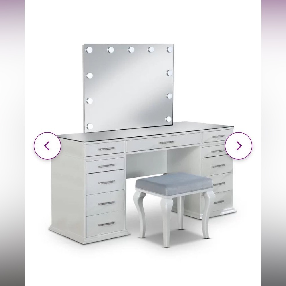 Brand new in it’s box white vanity